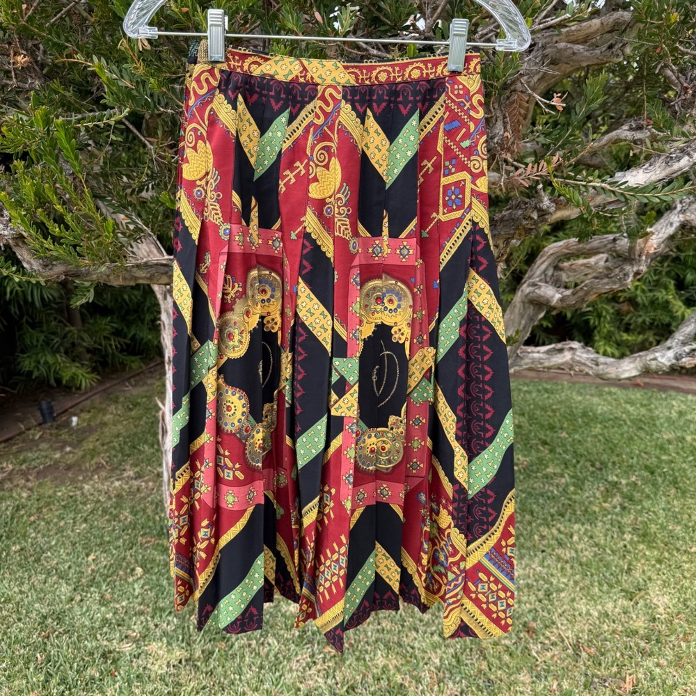 Vintage Hermes Paris Silk Pleated Skirt Red Navy Equestrian Scarf Print 36 - Picture 7 of 7